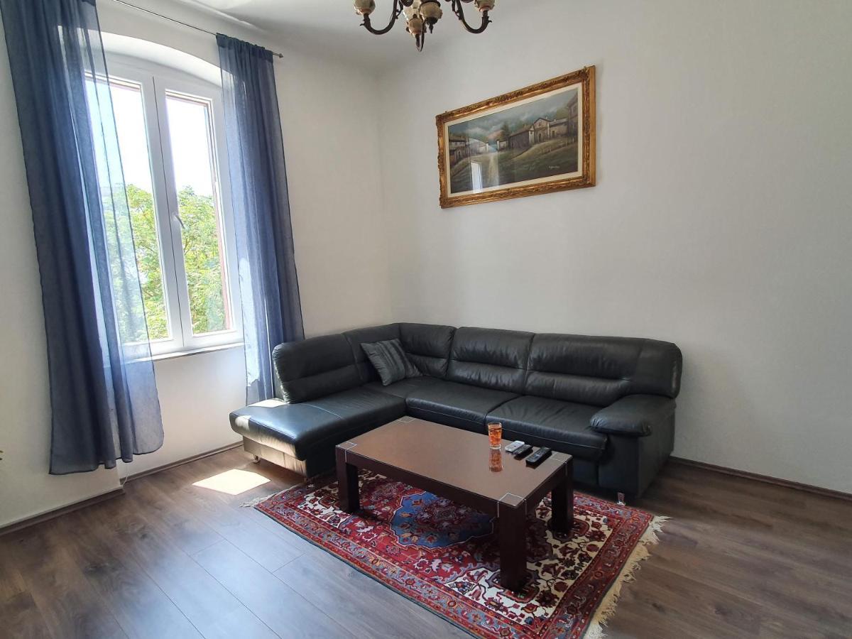 Apartment Tina พูลา ภายนอก รูปภาพ